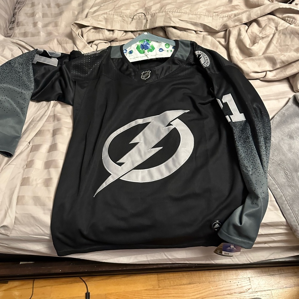 Braeden Point Jersey Size 50 With tags